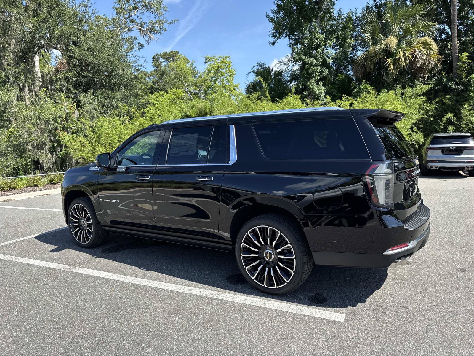 New 2026 Chevrolet Suburban High Country AWD/4WD image 5