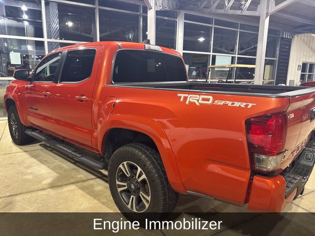 Used 2017 Toyota Tacoma TRD Sport w/ Tow Package RWD image 11
