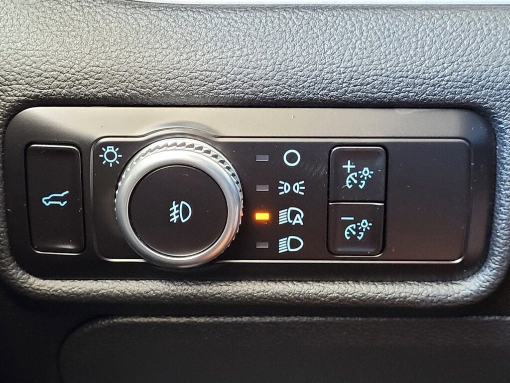 Used 2023 Ford Explorer XLT w/ Equipment Group 202A image 16