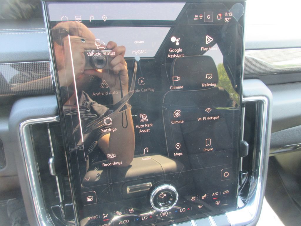 New 2026 GMC Yukon XL Elevation w/ Elevation Premium Package AWD/4WD image 19