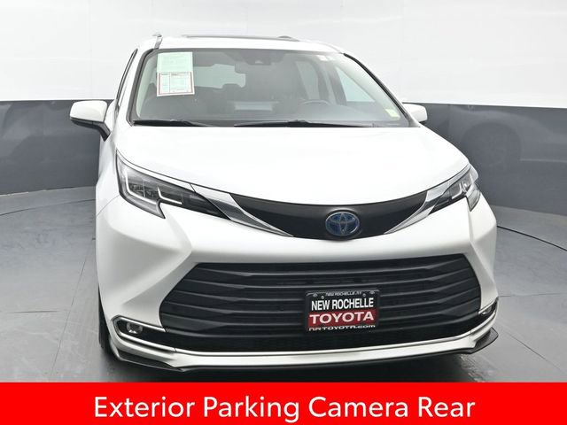 Certified 2022 Toyota Sienna XLE image 10