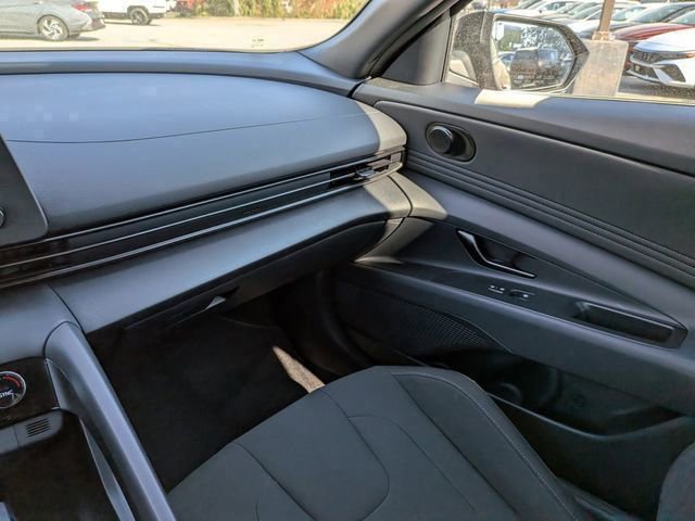 Certified 2025 Hyundai Elantra Sport FWD image 16
