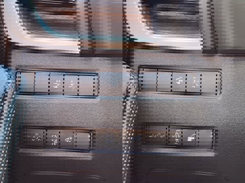 New 2025 Nissan Rogue Platinum w/ Tech Package image 48