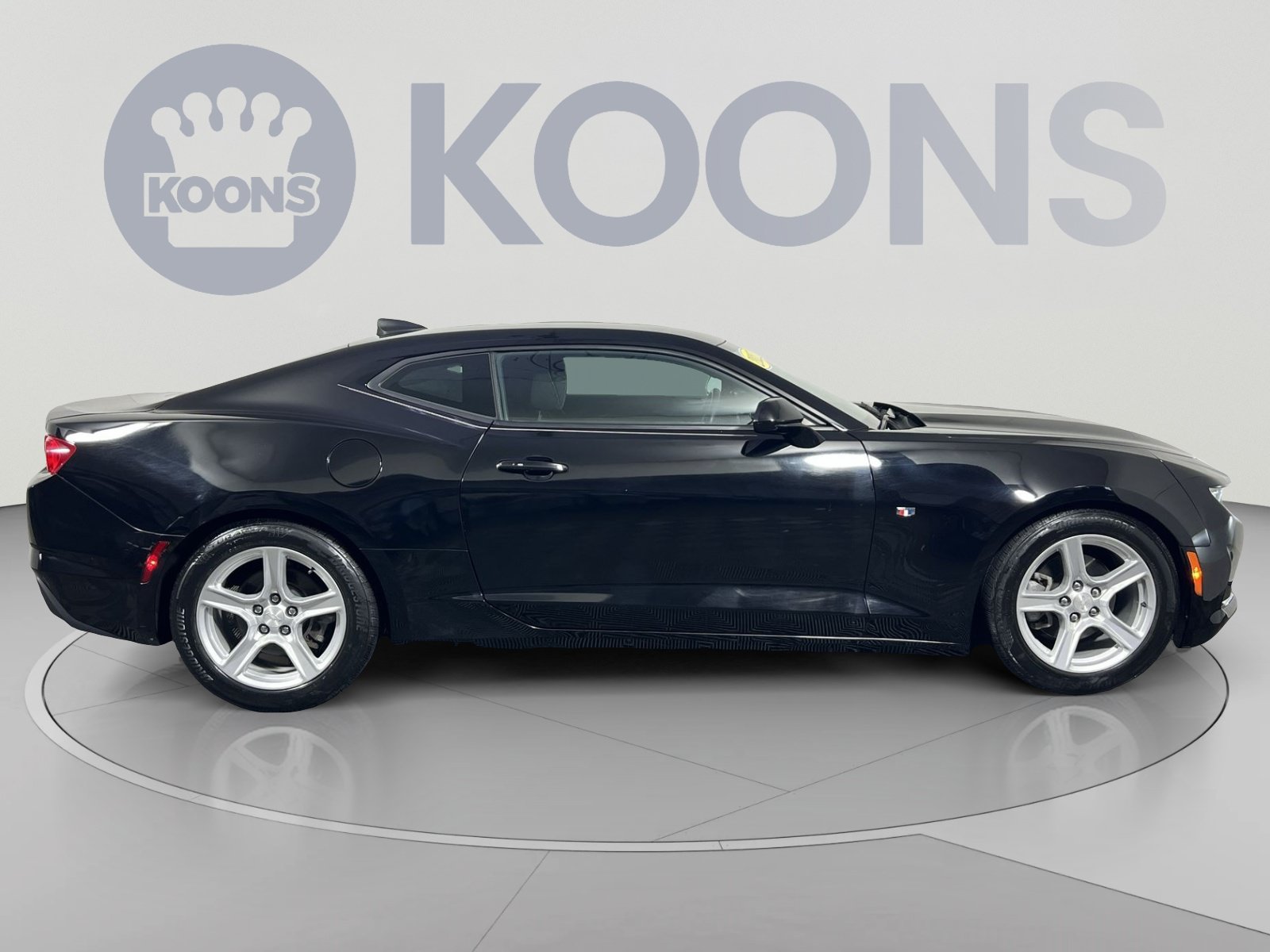 Used 2021 Chevrolet Camaro LT RWD image 12