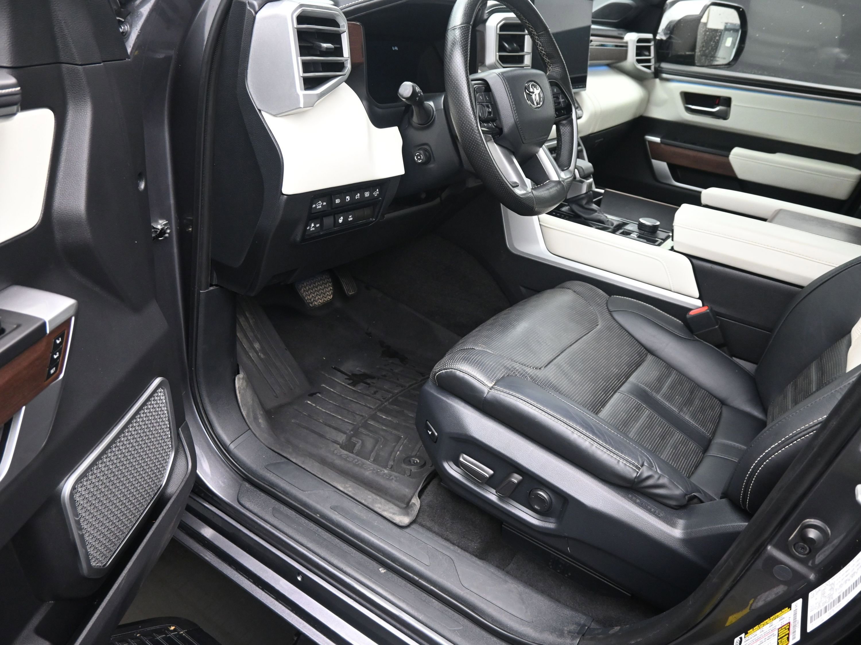 Used 2023 Toyota Tundra Capstone image 12