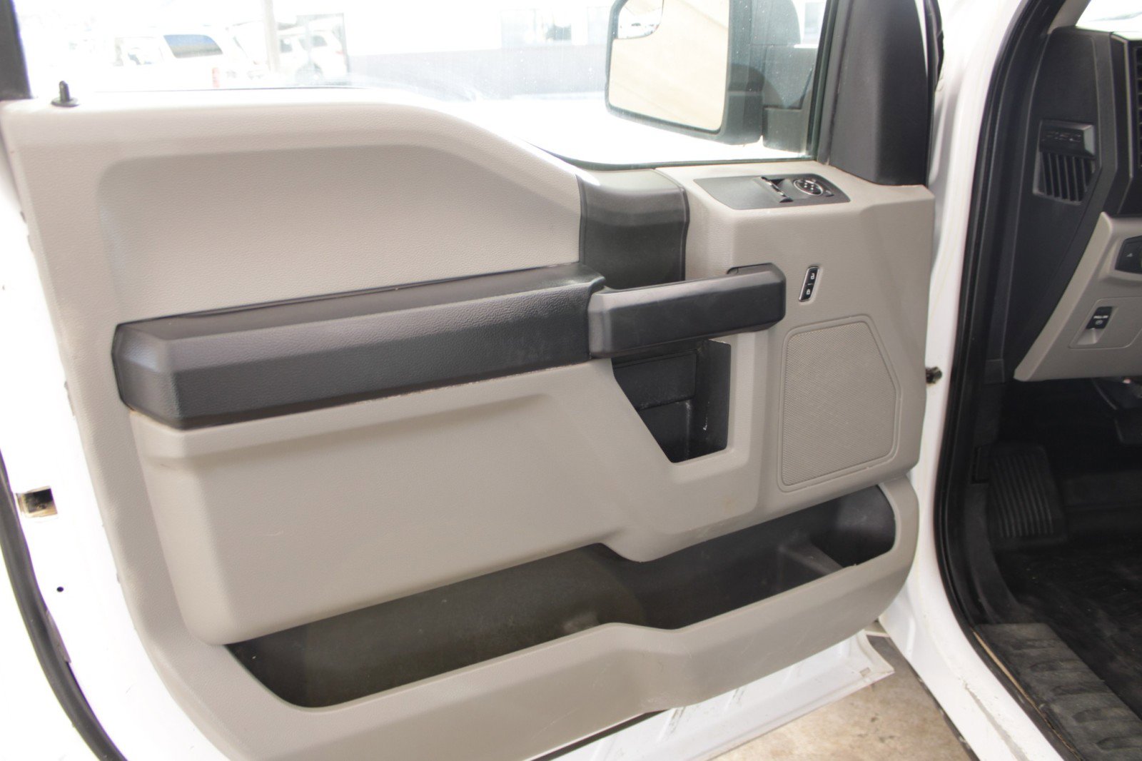 Used 2018 Ford F150 XL w/ Equipment Group 101A Mid image 9