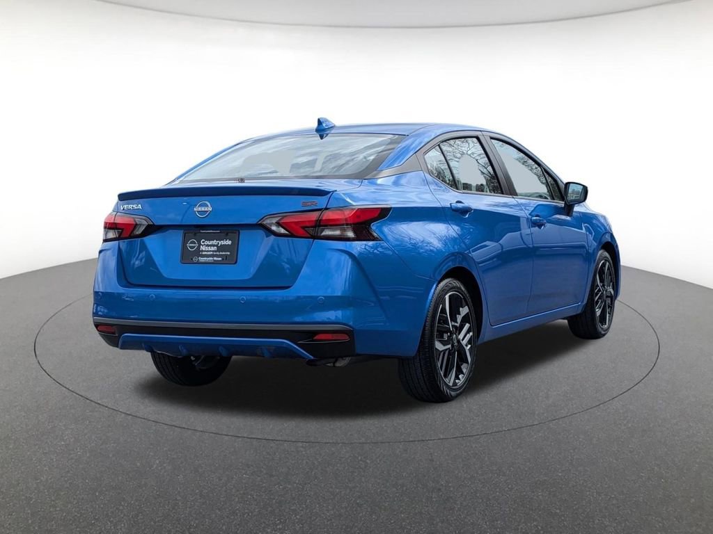 Used 2024 Nissan Versa SR image 5