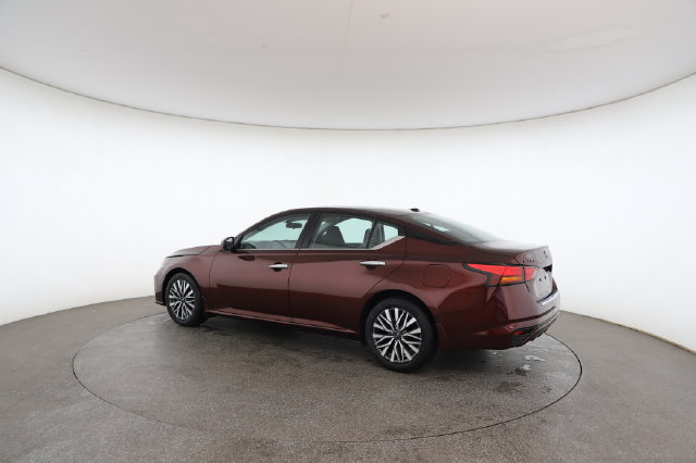 Used 2023 Nissan Altima 2.5 SV FWD image 10