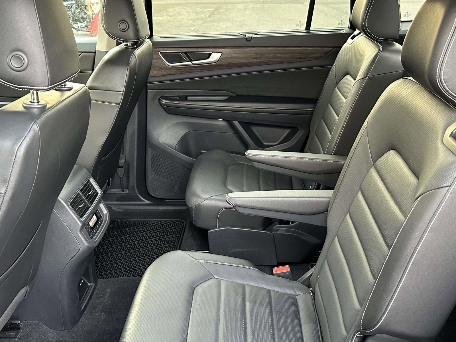 Used 2024 Volkswagen Atlas SEL image 14