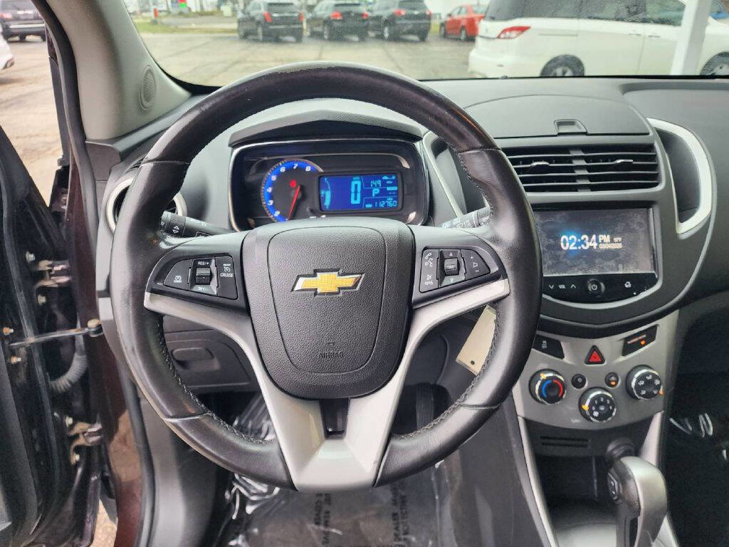 Used 2016 Chevrolet Trax LT w/ LT Convenience Package image 14