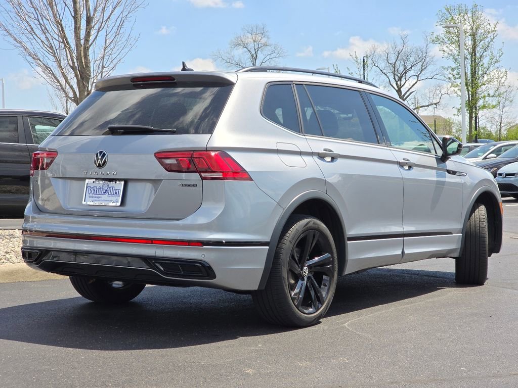Used 2024 Volkswagen Tiguan SE R-Line AWD/4WD image 25