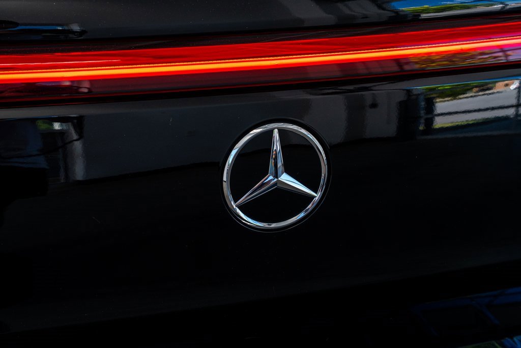 Used 2023 Mercedes-Benz EQB 350 4MATIC SUV w/ Exclusive Package image 27