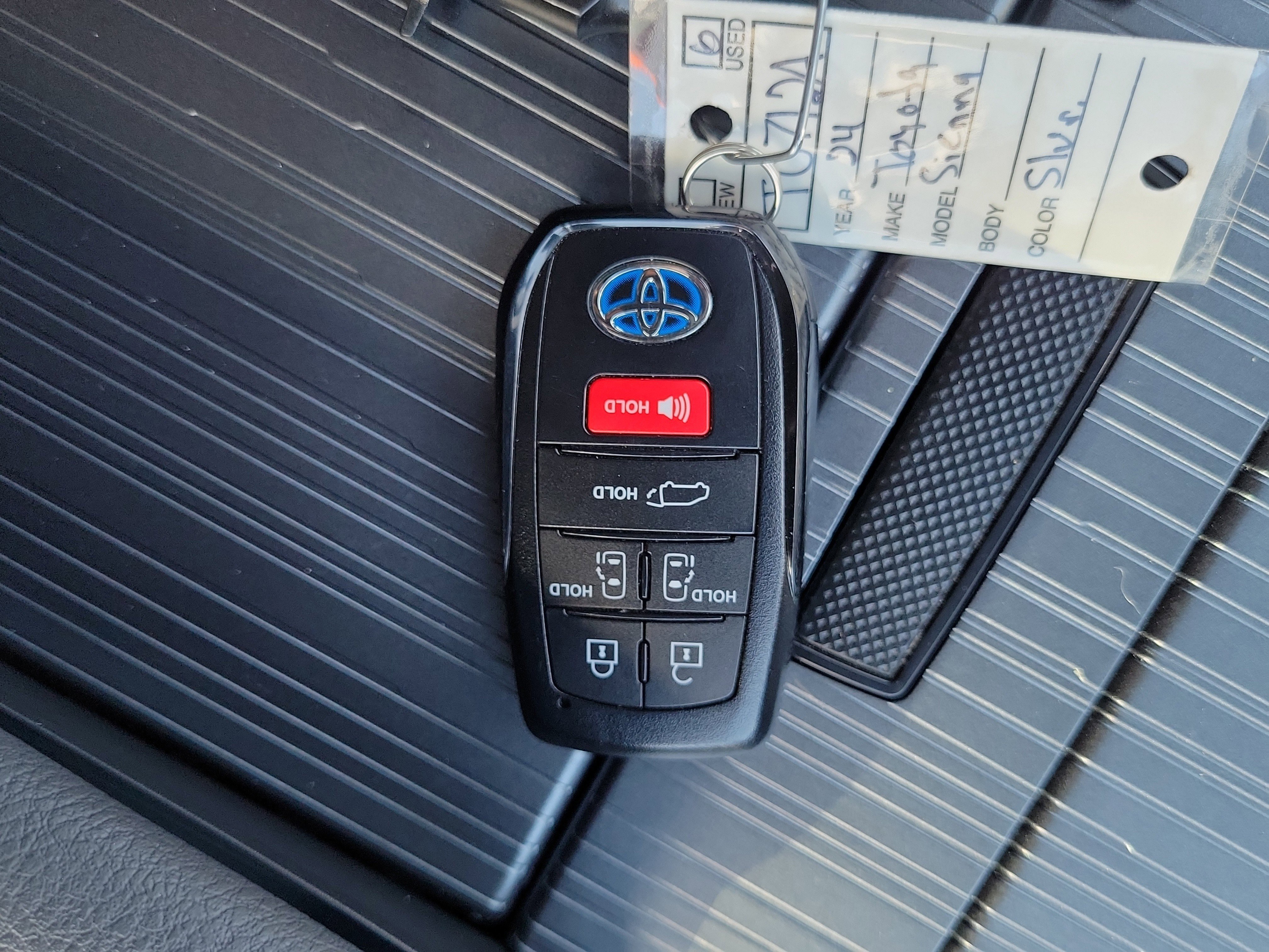 Used 2024 Toyota Sienna XSE w/ XSE Plus Package AWD/4WD image 30