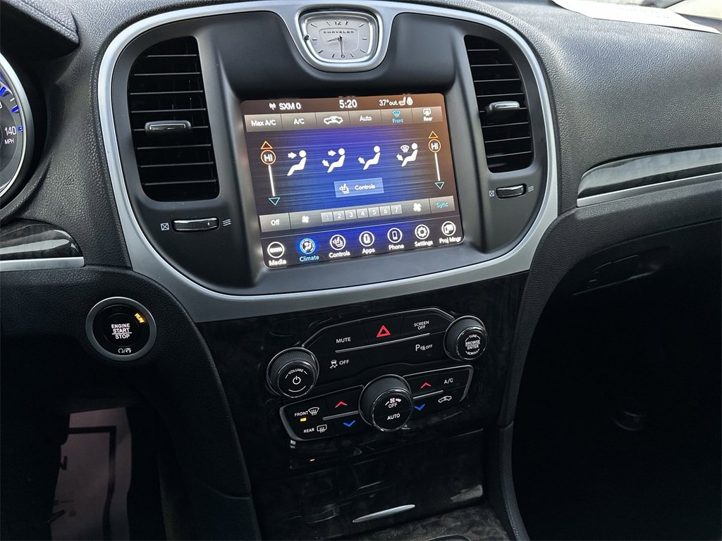 Used 2023 Chrysler 300 Touring L w/ Comfort Group image 18