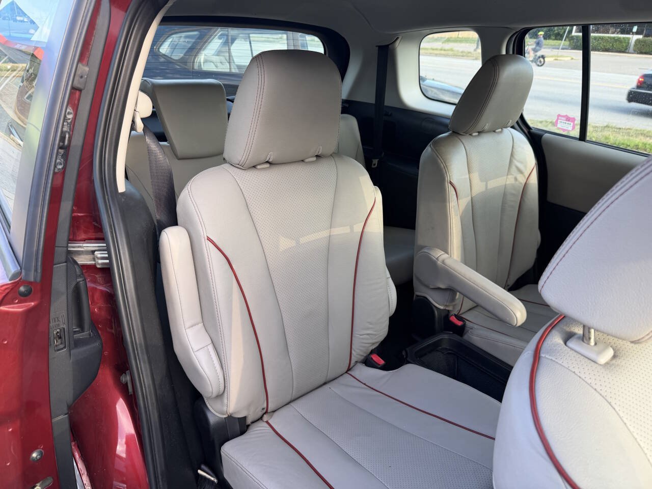 Used 2012 MAZDA MAZDA5 Grand Touring FWD image 7
