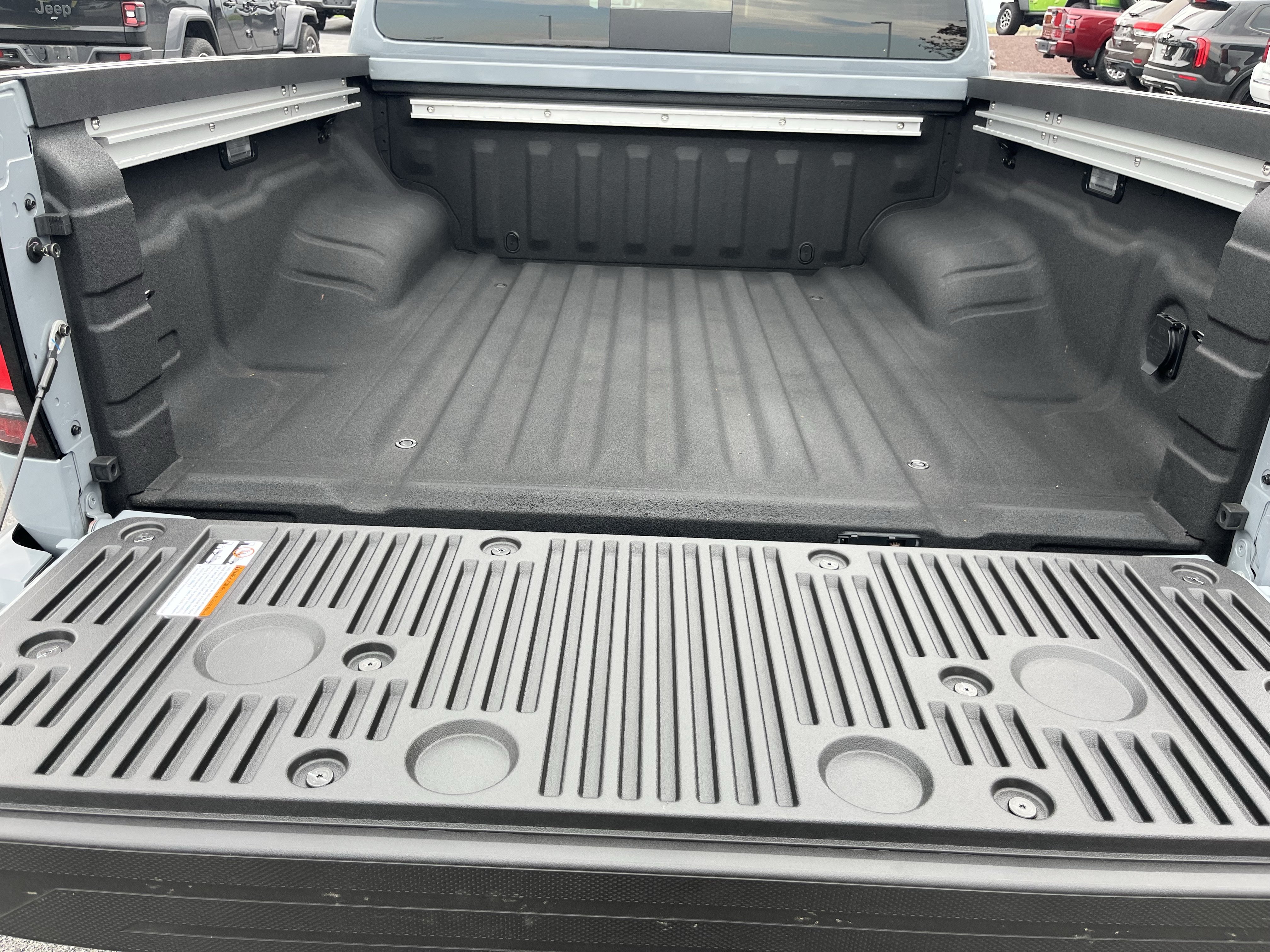 New 2027 Nissan Frontier PRO-4X w/ Pro Premium Package AWD/4WD image 5