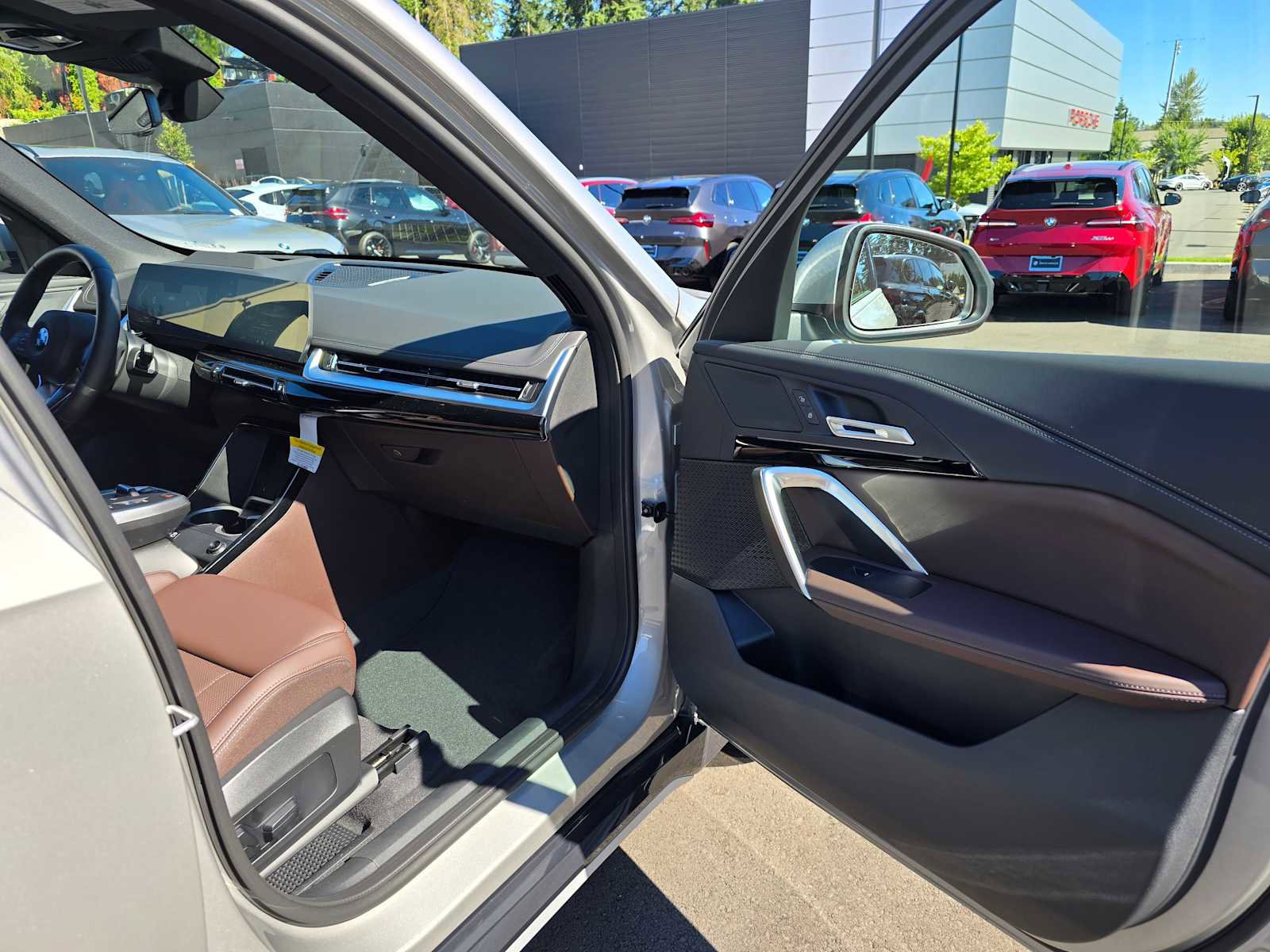 Used 2025 BMW X1 xDrive28i w/ Technology Package AWD/4WD image 10