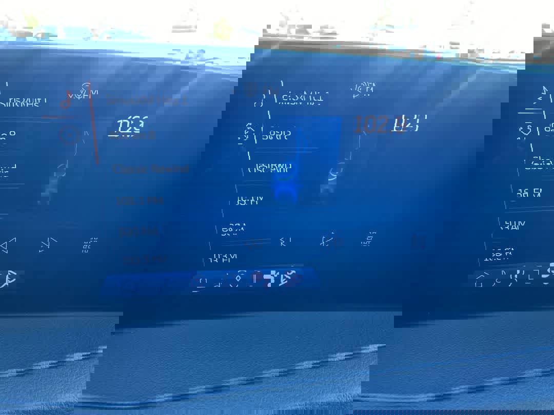 Used 2024 Cadillac XT4 Premium Luxury image 15