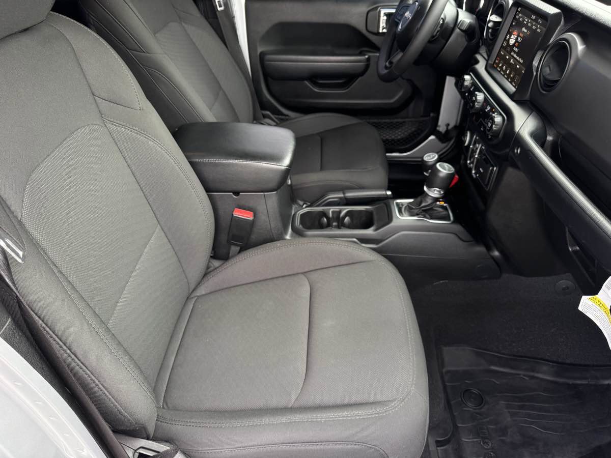Used 2023 Jeep Gladiator Sport AWD/4WD image 21