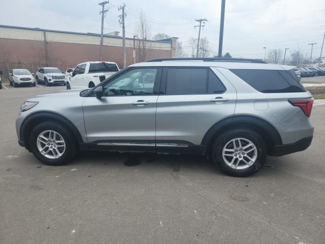 Used 2025 Ford Explorer Active image 8