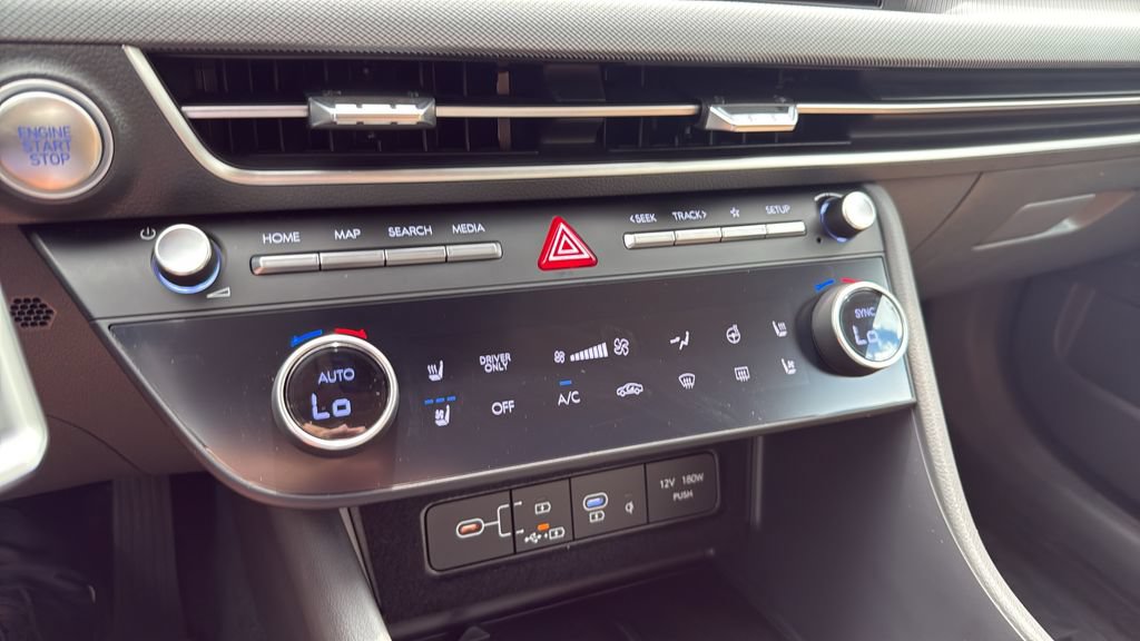 Certified 2025 Hyundai Sonata Limited FWD image 19