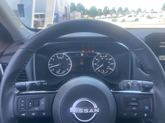 Used 2023 Nissan Rogue SL w/ SL Premium Package image 12