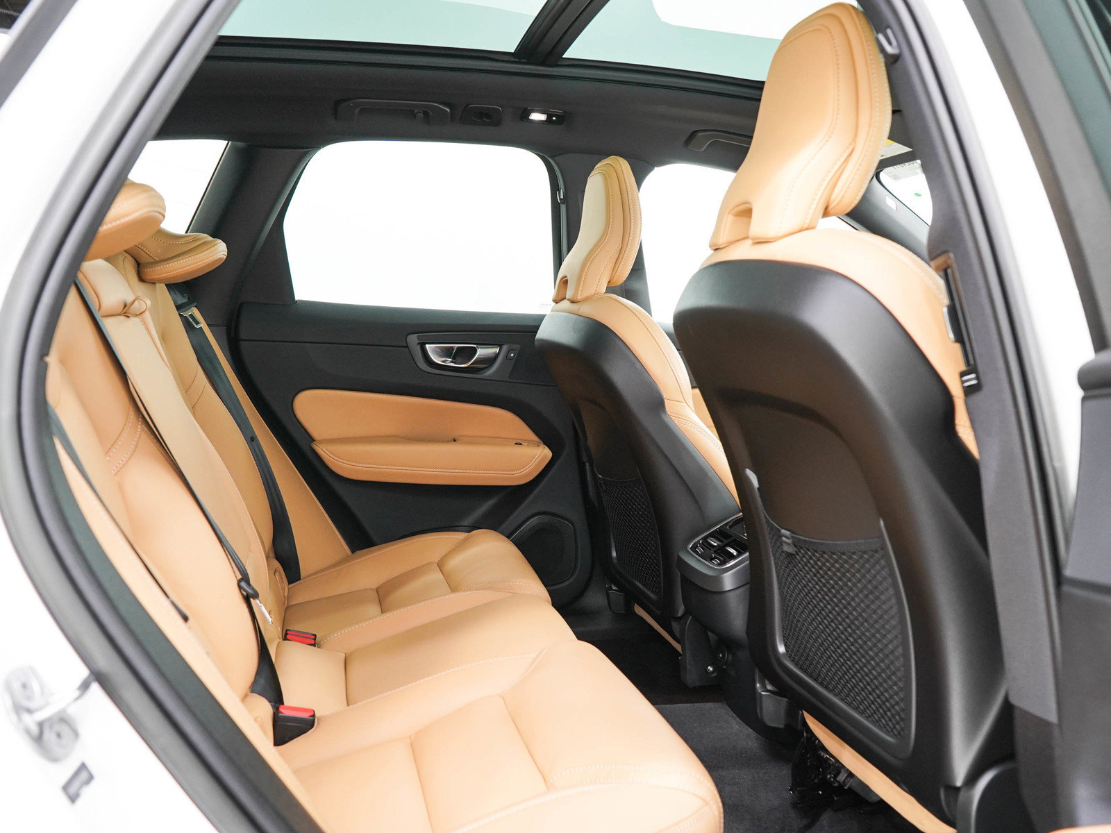 Used 2023 Volvo XC60 B6 Ultimate w/ Climate Package AWD/4WD image 14