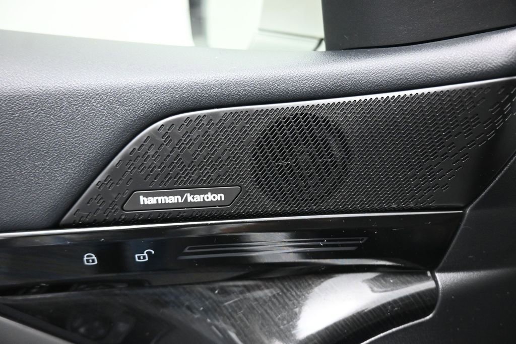 Used 2026 BMW 530i RWD image 11