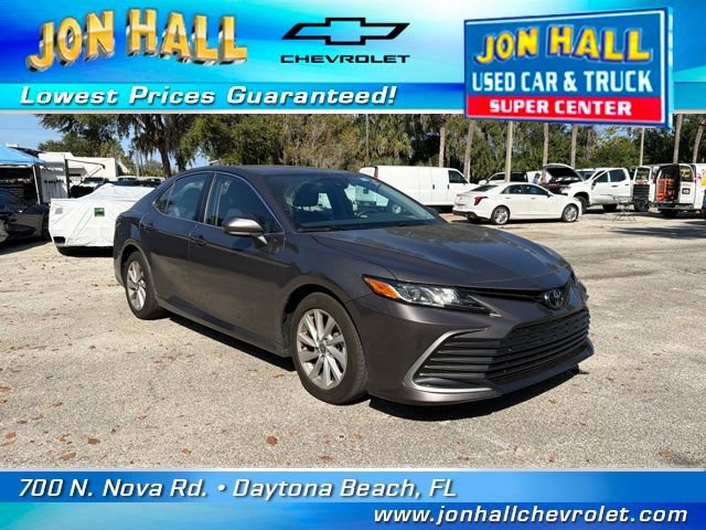 Used 2022 Toyota Camry LE image 1