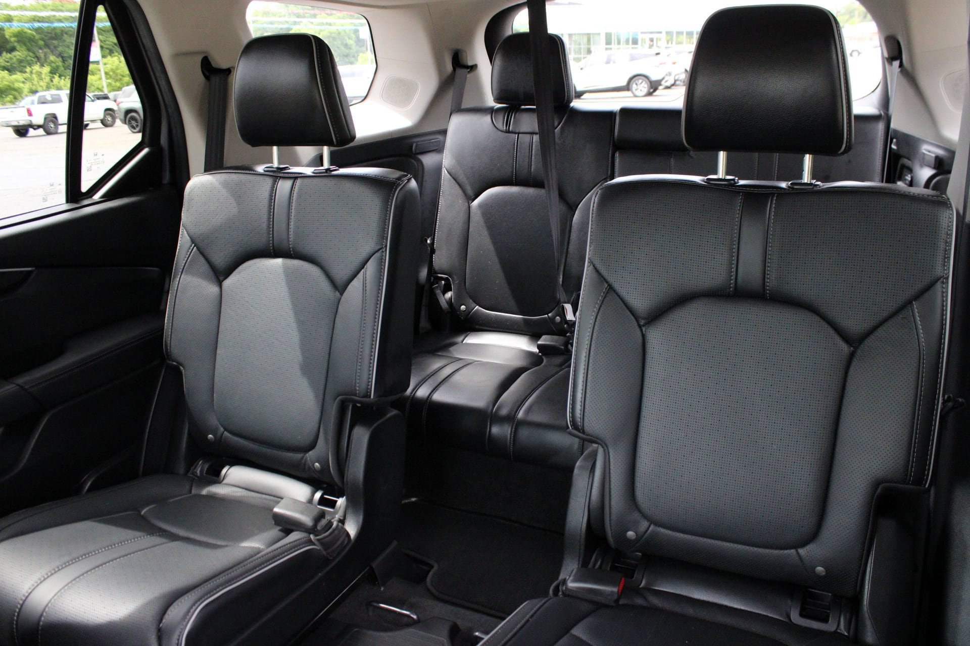 Used 2025 Honda Pilot Elite image 16
