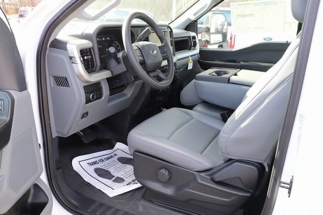 Used 2024 Ford F550 4x4 Regular Cab Super Duty image 16
