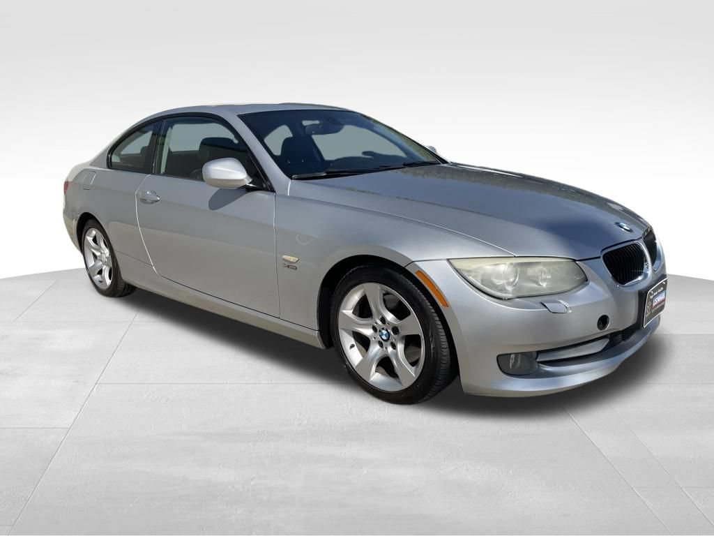 Used 2011 BMW 328i xDrive Coupe AWD/4WD image 3