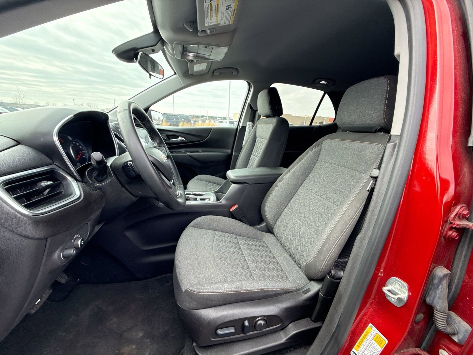 Used 2023 Chevrolet Equinox LT image 12