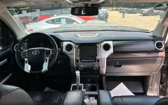 Used 2020 Toyota Tundra Limited w/ Limited Premium Package AWD/4WD image 4