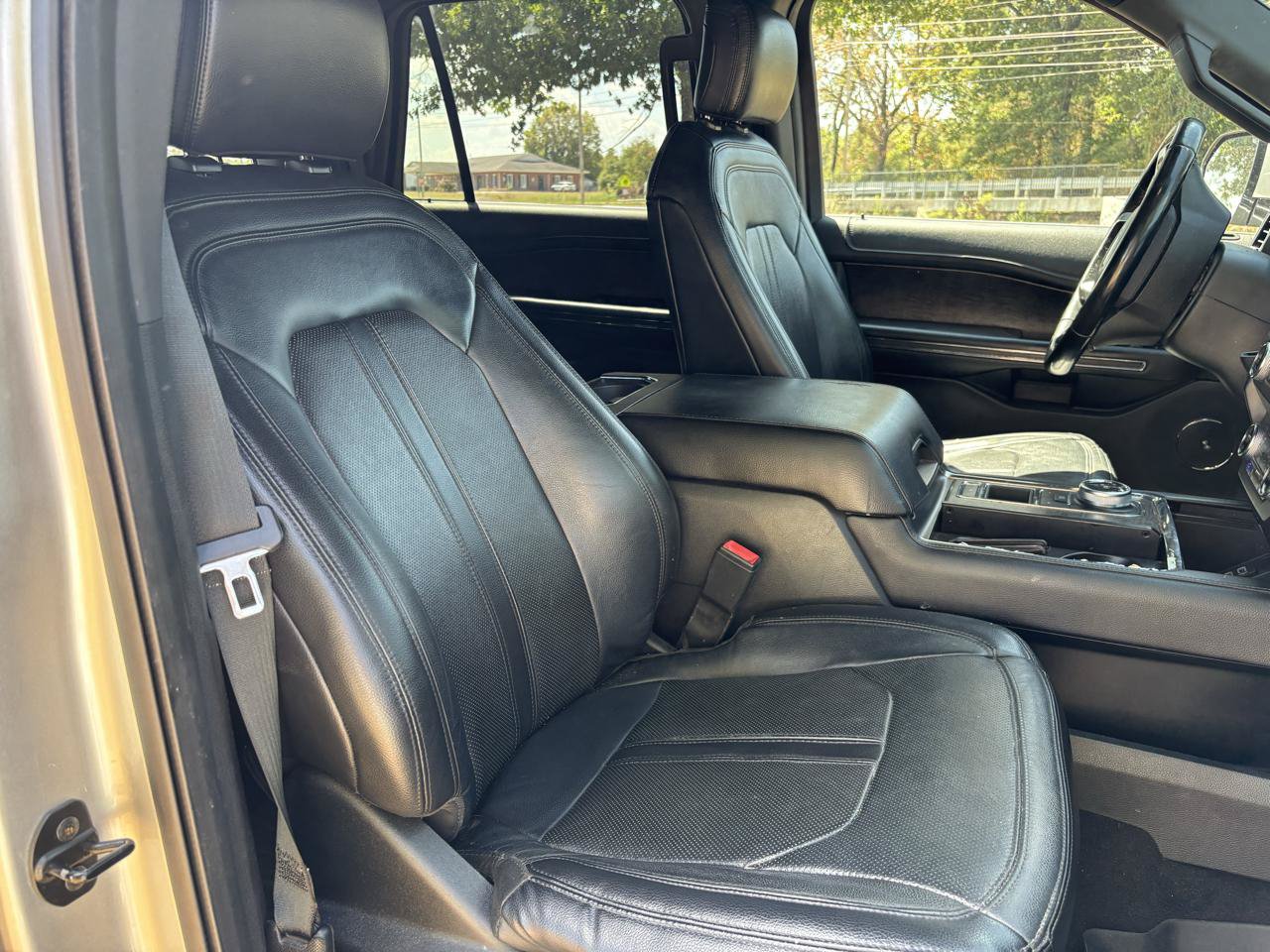 Used 2019 Ford Expedition Max Limited RWD image 11