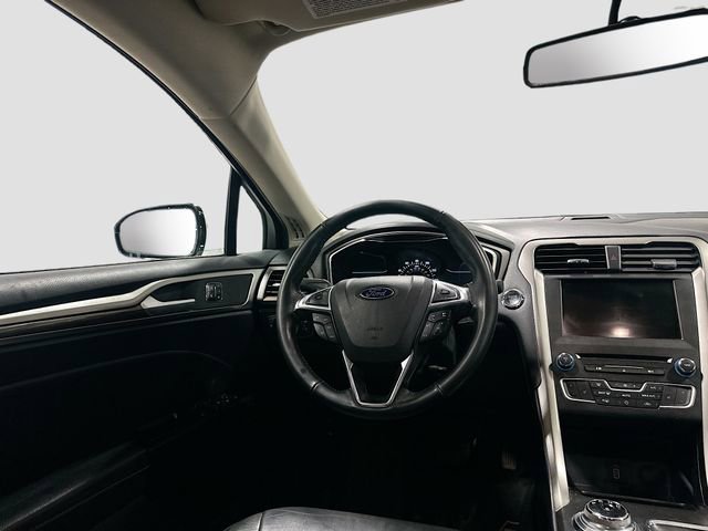 Used 2017 Ford Fusion SE w/ Fusion SE Technology Package FWD image 21