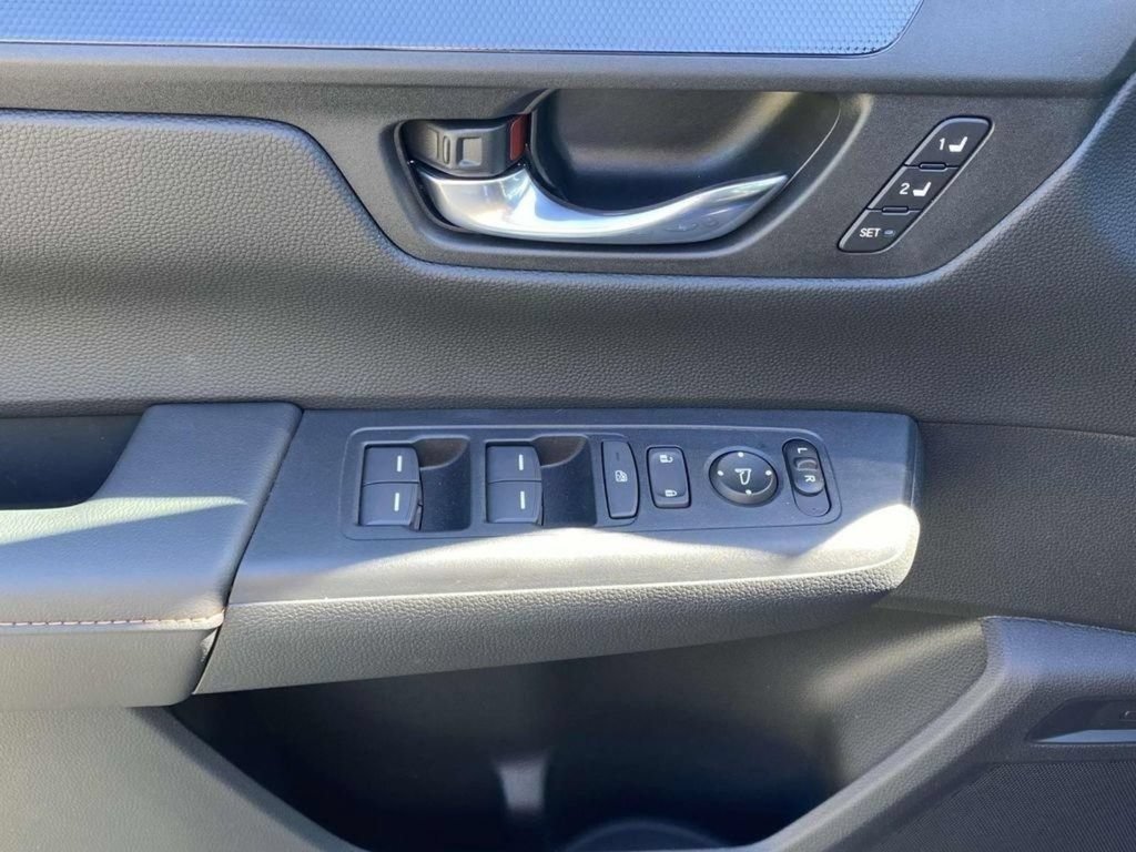 Used 2025 Honda CR-V Sport-L image 18