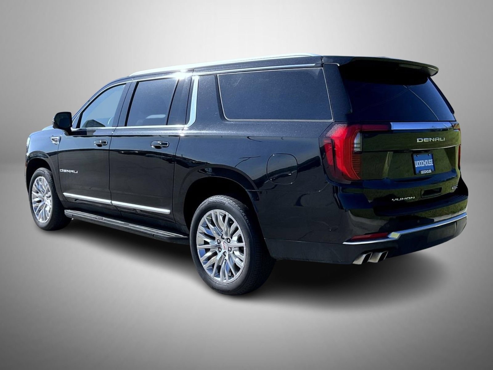 Used 2025 GMC Yukon XL Denali AWD/4WD image 7