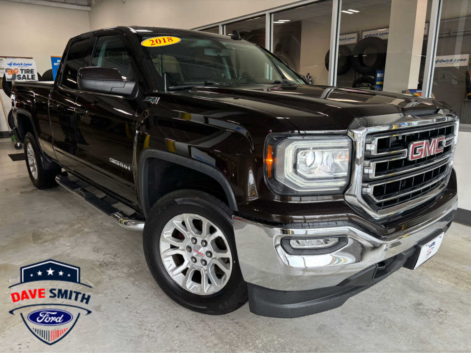 Used 2018 GMC Sierra 1500 SLE w/ SLE Value Package AWD/4WD image 2