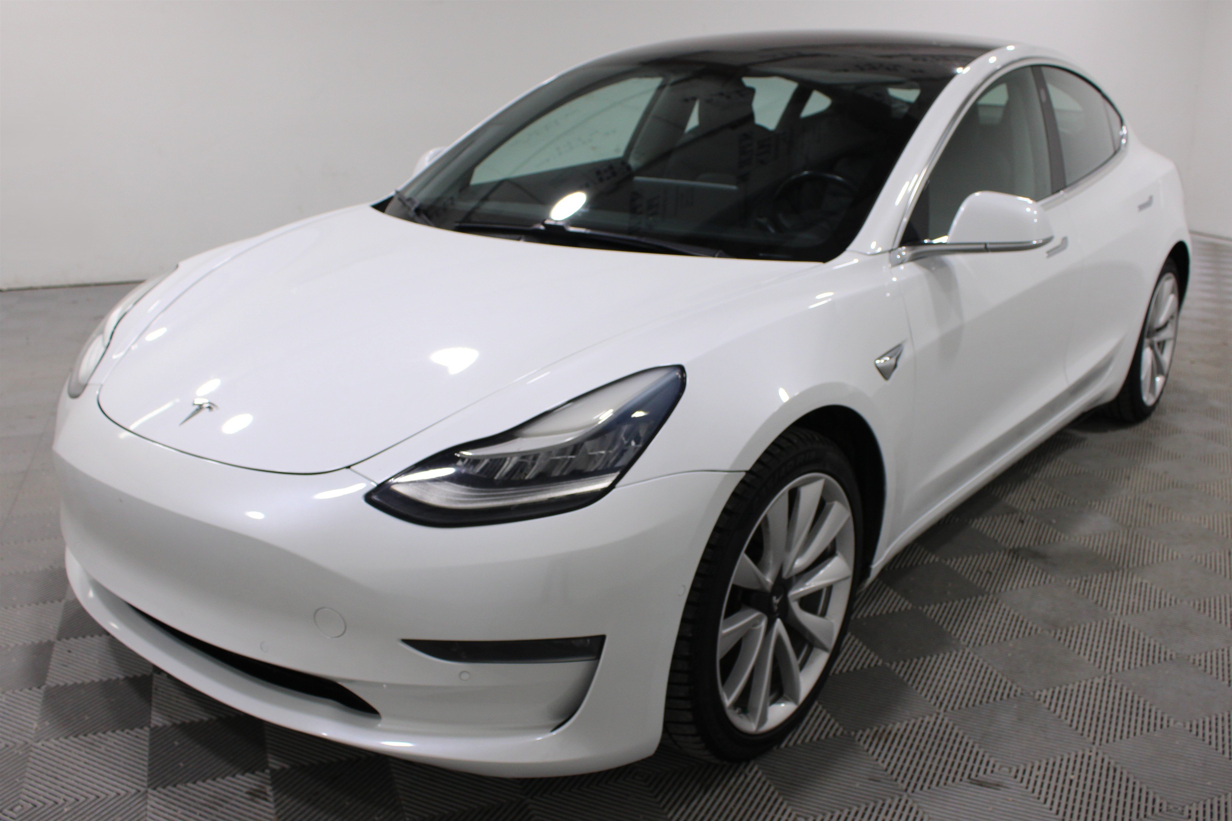 Used 2018 Tesla Model 3 AWD/4WD image 24