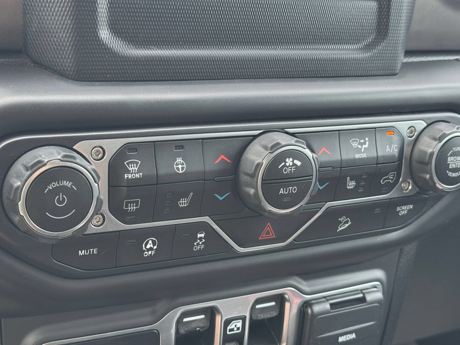 Used 2020 Jeep Wrangler Unlimited Sport S AWD/4WD image 4