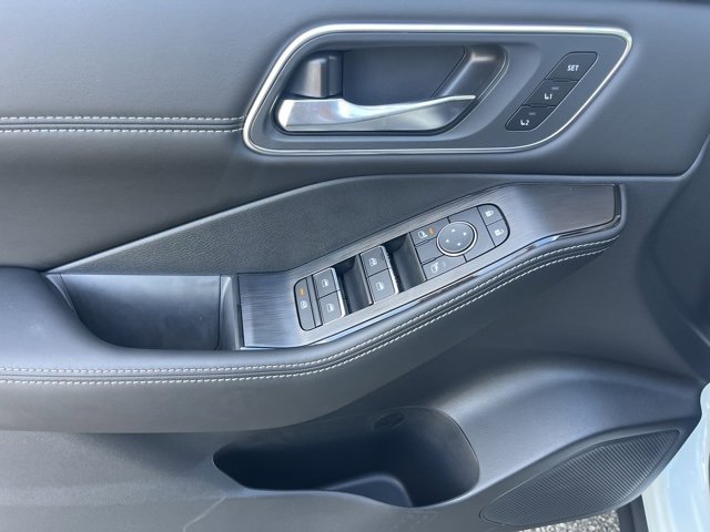 New 2026 Nissan Rogue Platinum w/ Platinum Premium Package image 6