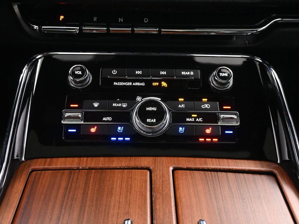 Used 2020 Lincoln Navigator Reserve w/ Luxury Package image 38