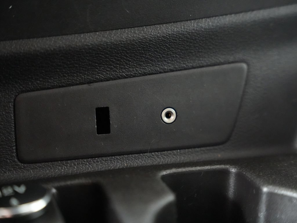 Used 2015 Ford Transit 250 148 Medium Roof RWD image 27