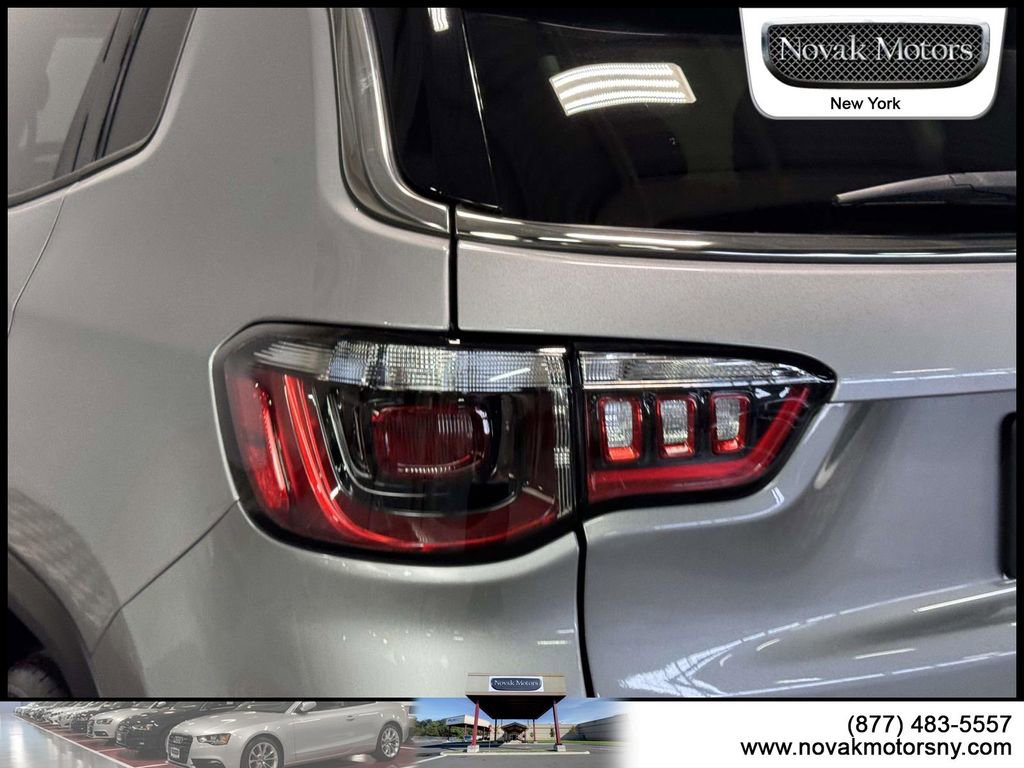 Used 2023 Jeep Compass Latitude w/ Sun and Sound Group image 8