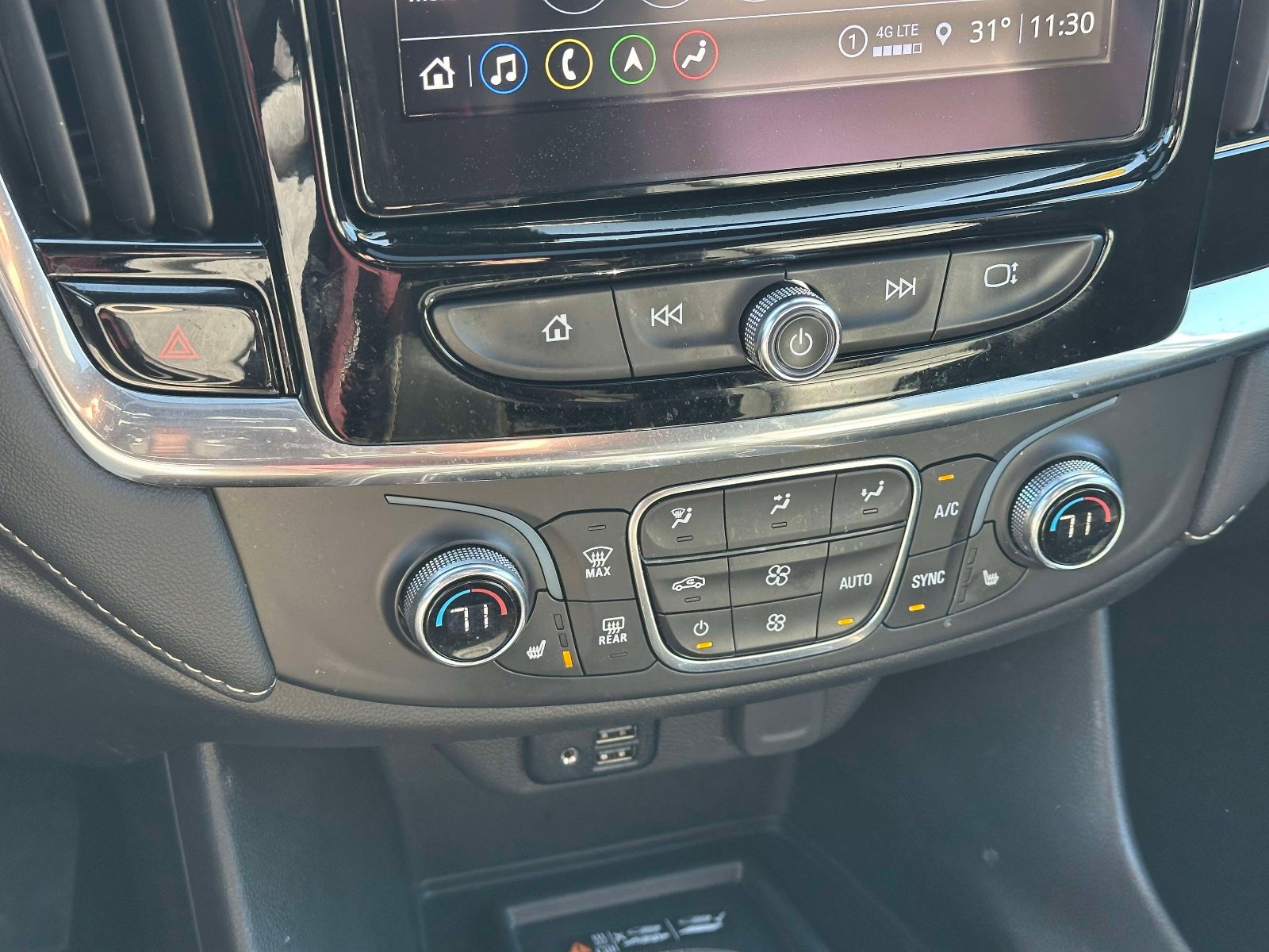 Certified 2023 Chevrolet Traverse LT w/ LT Premium Package image 32