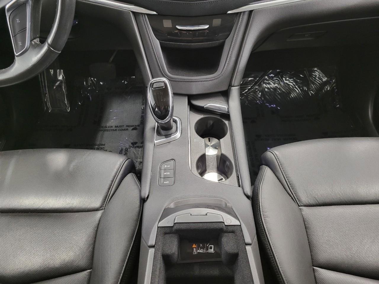 Used 2019 Cadillac XT5 Luxury w/ LPO, Black Ice Package image 18