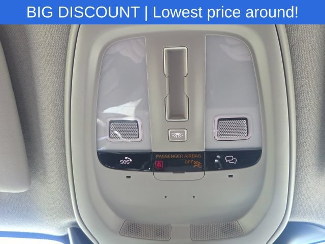 Used 2023 Volvo XC40 B5 Plus AWD/4WD image 30