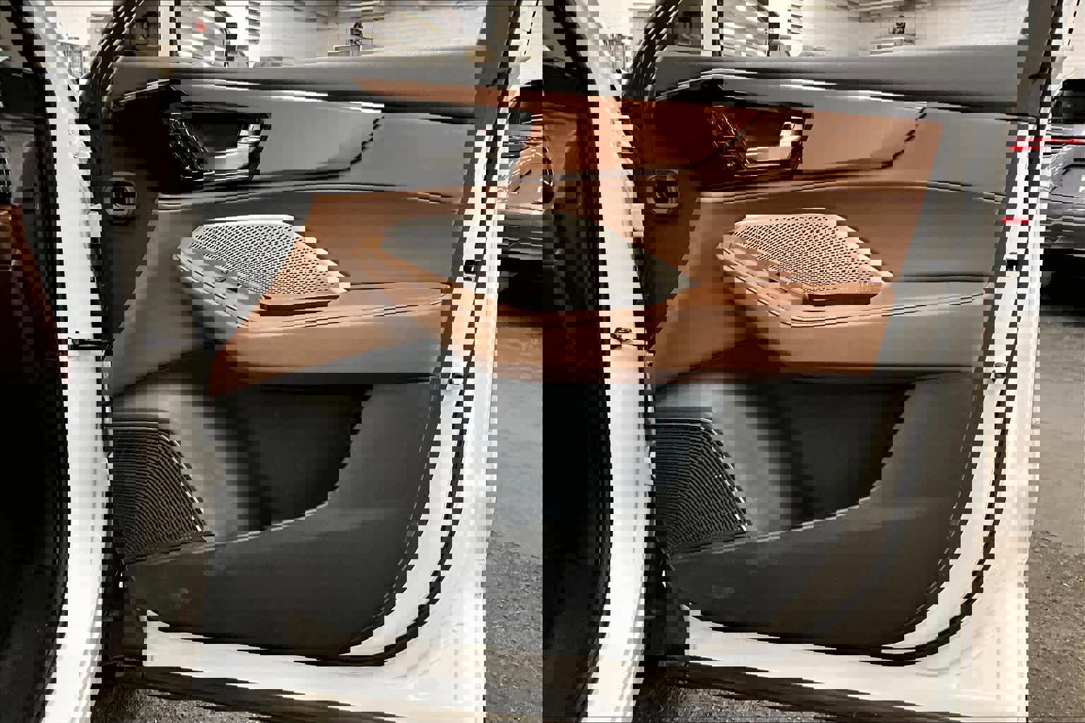 Used 2024 Acura MDX SH-AWD w/ Technology Package image 18