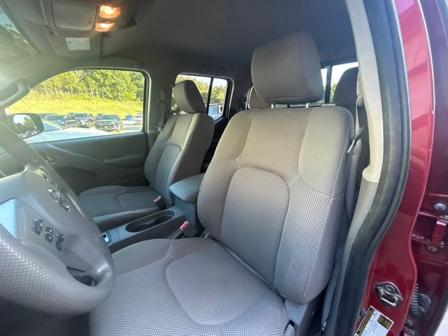 Used 2015 Nissan Frontier SV w/ SV Value Truck Package AWD/4WD image 22
